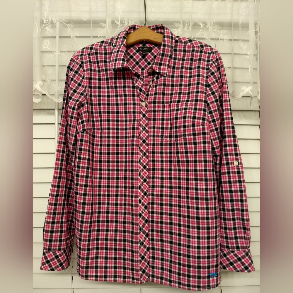 Women's Talbots black, pink and white checkered blouse in size medium petite
